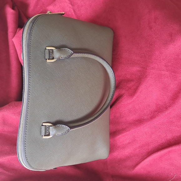 Michael Kors Olive Green Leather Shoulder/ Crossbody Bag Excellent Used Cond. - Picture 4 of 15